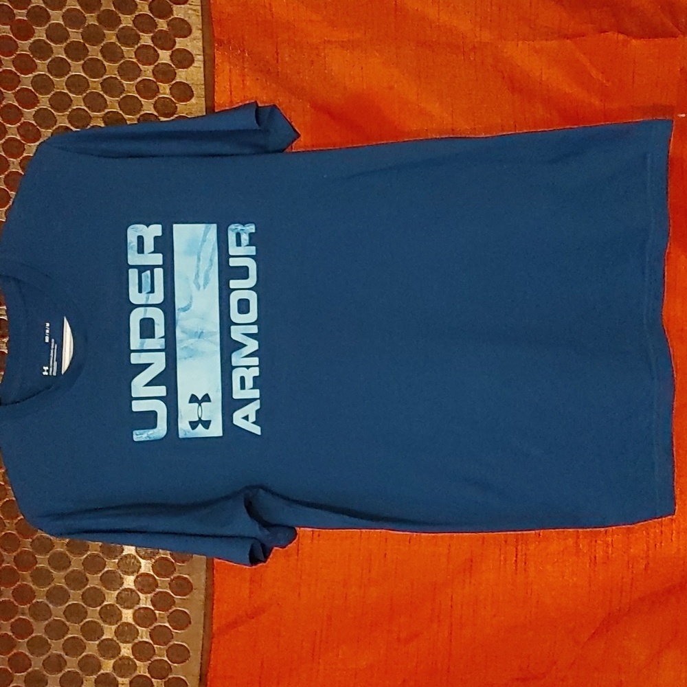 Under Armour Tshirt